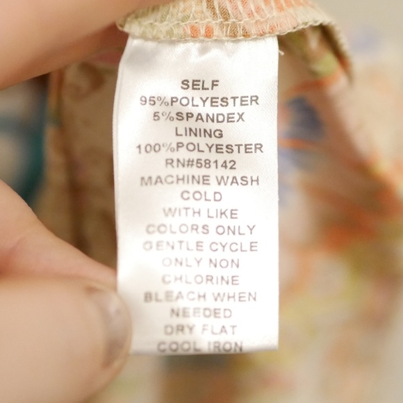 London Times Keyhole Multi-Colour Halter Dress - 8 - Picture 3 of 7